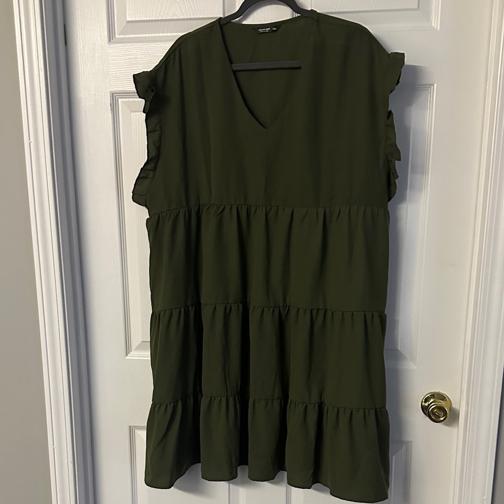 SHEIN Dark Green Tiered Midi Dress